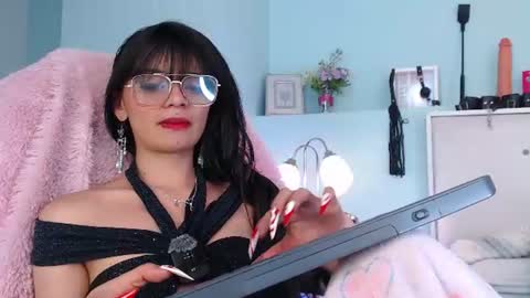 Snapshot of emerald_gh chatting on 07-08-26, 03:55 Danna online show from 07-08-26, 03:55