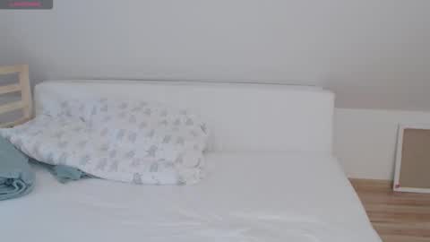 just me online show from 12-04-25, 01:20