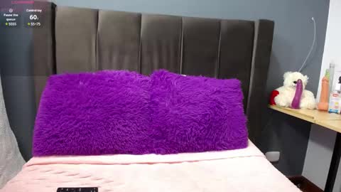 Snapshot of emi_candi chatting on 12-24-24, 10:01 emi online show from 12-24-24, 10:01