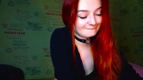 Snapshot of emi_less chatting on 10-06-25, 04:37 Emi online show from 10-06-25, 04:37