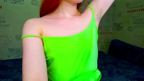 Snapshot of emi_less chatting on 05-08-26, 12:38 Emi online show from 05-08-26, 12:38