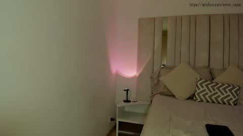 Snapshot of emi_royse chatting on 12-17-24, 05:58 emi_royse online show from 12-17-24, 05:58