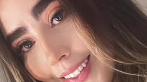 Snapshot of emi_royse chatting on 09-18-25, 10:34 emi_royse online show from 09-18-25, 10:34