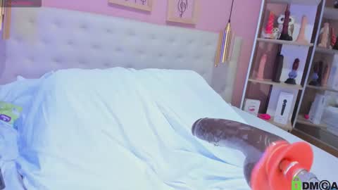 Snapshot of emi_sary chatting on 11-12-25, 08:08 Emily Sarai online show from 11-12-25, 08:08