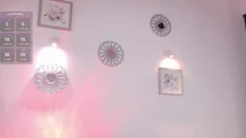 Snapshot of emicute_ chatting on 04-30-26, 02:29 online show from 04-30-26, 02:29