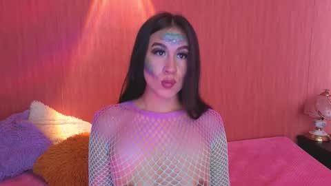 Emilia Gomez online show from 10-27-25, 01:37