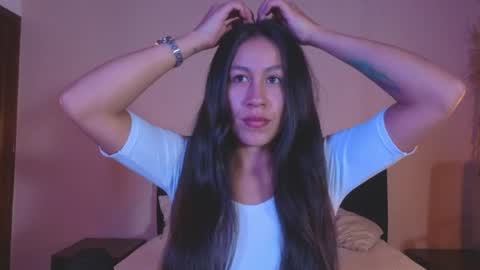 Emilia Gomez online show from 07-16-26, 11:00