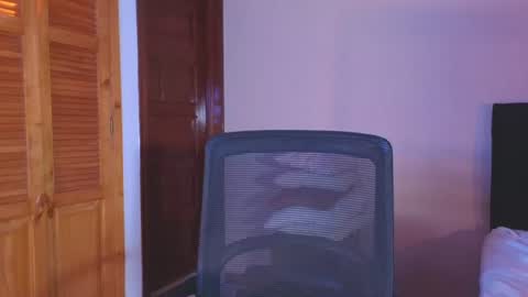 Emilia Gomez online show from 07-18-26, 01:32