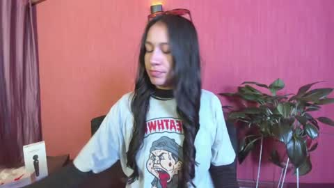Emilia Gomez online show from 07-19-26, 12:03