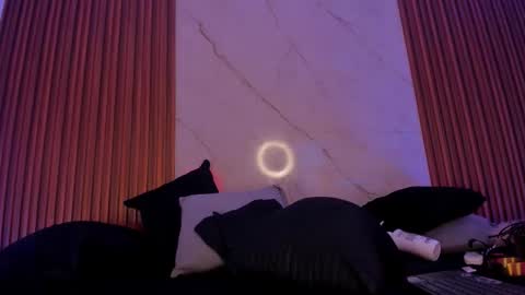   online show from 12-18-25, 07:53