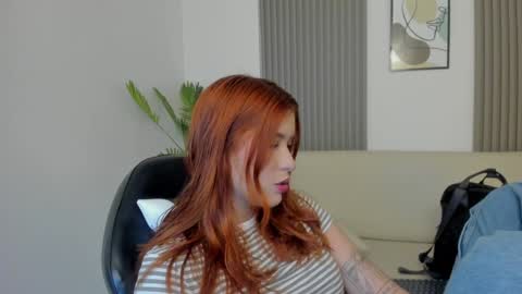 Snapshot of emiilycutex_ chatting on 01-16-25, 12:09 online show from 01-16-25, 12:09