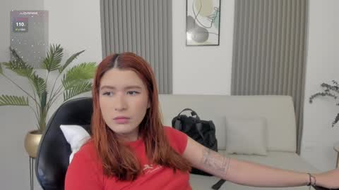 Snapshot of emiilycutex_ chatting on 01-22-25, 12:06 online show from 01-22-25, 12:06