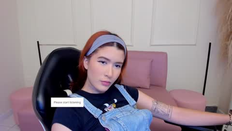 Snapshot of emiilycutex_ chatting on 01-27-25, 12:16 online show from 01-27-25, 12:16