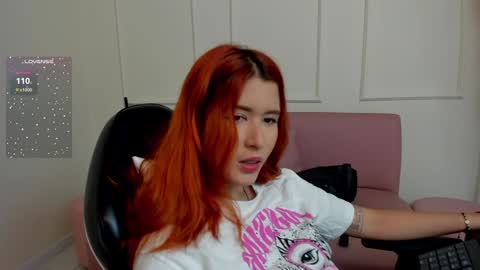 Snapshot of emiilycutex_ chatting on 01-28-25, 12:11 online show from 01-28-25, 12:11