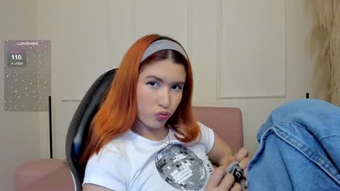 Snapshot of emiilycutex_ chatting on 01-30-25, 12:06 online show from 01-30-25, 12:06