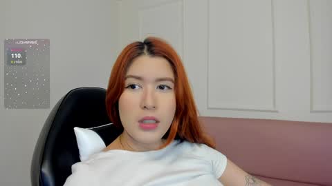 Snapshot of emiilycutex_ chatting on 02-01-25, 12:05 online show from 02-01-25, 12:05