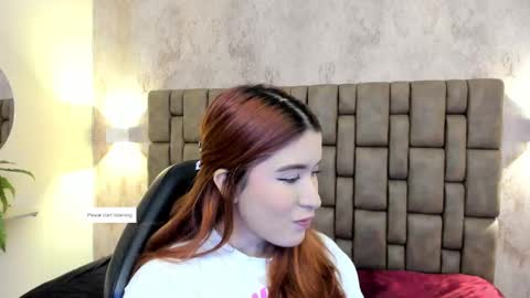 Snapshot of emiilycutex_ chatting on 02-18-25, 12:17 online show from 02-18-25, 12:17