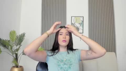 Snapshot of emiilycutex_ chatting on 03-03-25, 12:16 online show from 03-03-25, 12:16