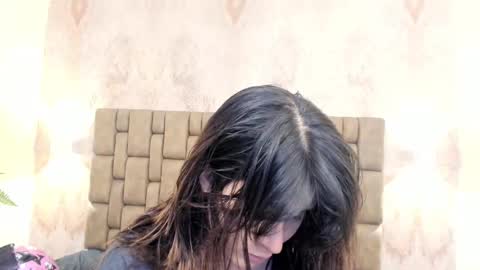Snapshot of emiilycutex_ chatting on 09-30-25, 12:10 online show from 09-30-25, 12:10