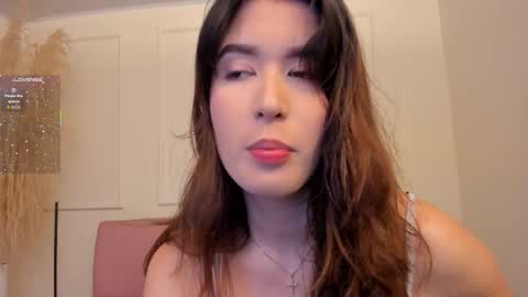 Snapshot of emiilycutex_ chatting on 10-04-25, 12:03 online show from 10-04-25, 12:03