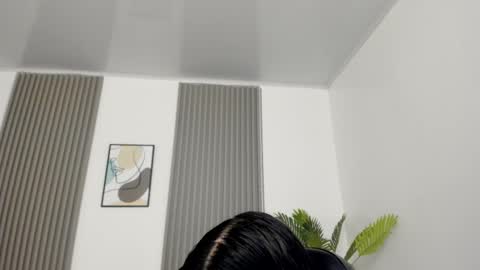 Snapshot of emiilycutex_ chatting on 10-07-25, 12:13 online show from 10-07-25, 12:13