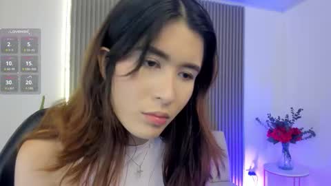 Snapshot of emiilycutex_ chatting on 10-09-25, 12:25 online show from 10-09-25, 12:25