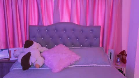 Snapshot of emiiscoot_1 chatting on 10-24-25, 02:57 Emily online show from 10-24-25, 02:57