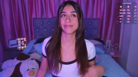 Snapshot of emiiscoot_1 chatting on 11-18-25, 09:41 Emily online show from 11-18-25, 09:41