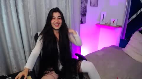 Snapshot of emilayton_ chatting on 12-03-24, 06:37 emilayton_ online show from 12-03-24, 06:37