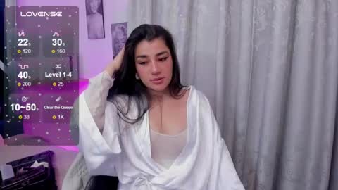 Snapshot of emilayton_ chatting on 01-22-25, 04:23 emilayton_ online show from 01-22-25, 04:23
