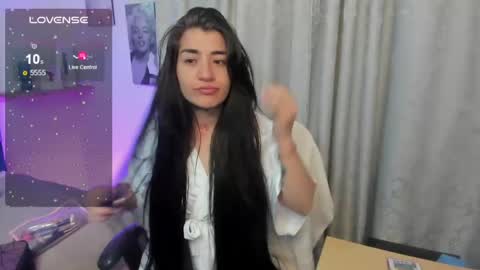 Snapshot of emilayton_ chatting on 01-24-25, 03:43 emilayton_ online show from 01-24-25, 03:43