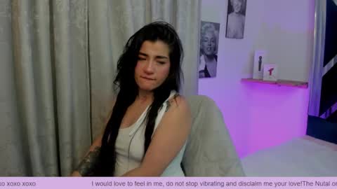 Snapshot of emilayton_ chatting on 02-06-25, 03:37 emilayton_ online show from 02-06-25, 03:37