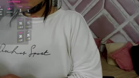 Snapshot of emilayton_ chatting on 10-17-25, 06:21 emilayton_ online show from 10-17-25, 06:21
