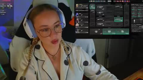 Snapshot of emili1_bc chatting on 09-11-25, 06:30 Emili online show from 09-11-25, 06:30