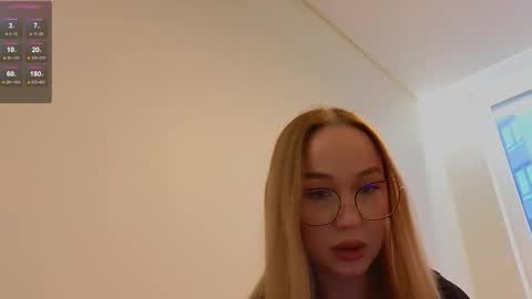 Emili online show from 12-22-25, 12:24