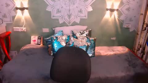 Emili roux online show from 02-09-25, 11:25