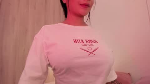 Snapshot of emilia_ghendle chatting on 12-04-24, 03:10 Emilia Big Boobs online show from 12-04-24, 03:10