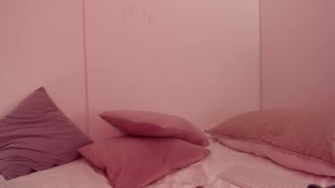 Snapshot of emilia_ghendle chatting on 12-28-24, 05:35 Emilia Big Boobs online show from 12-28-24, 05:35