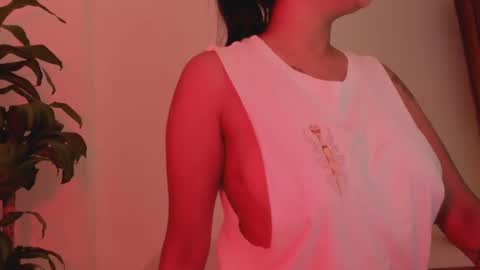 Snapshot of emilia_ghendle chatting on 02-28-25, 09:33 Emilia Big Boobs online show from 02-28-25, 09:33