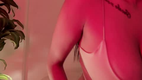 Snapshot of emilia_ghendle chatting on 03-11-25, 10:09 Emilia Big Boobs online show from 03-11-25, 10:09