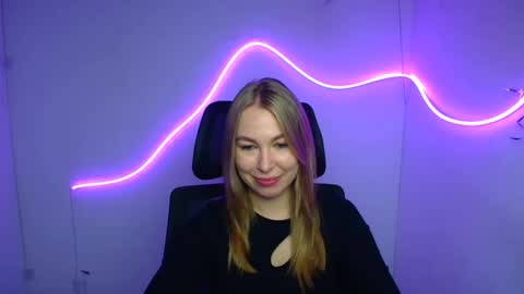 Snapshot of emilia_ilia chatting on 09-29-25, 05:23 Emilia online show from 09-29-25, 05:23