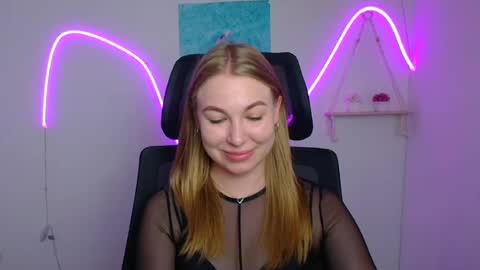 Emilia online show from 07-06-26, 11:40
