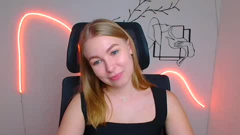 Emilia online show from 08-03-26, 05:39