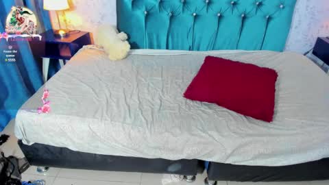 Emilie James online show from 01-09-25, 02:22