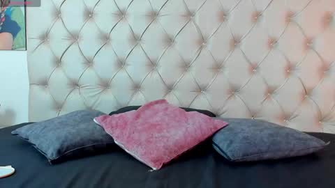 emilieandblake online show from 05-26-26, 09:27