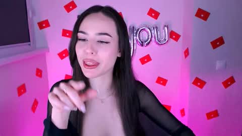 Snapshot of emilieliot chatting on 02-19-26, 11:23 Emily online show from 02-19-26, 11:23