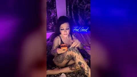 Snapshot of emilietreez chatting on 06-24-26, 06:01 emilietreez online show from 06-24-26, 06:01