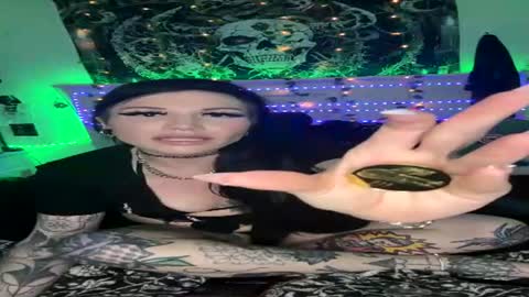 Snapshot of emilietreez chatting on 07-10-26, 05:12 emilietreez online show from 07-10-26, 05:12