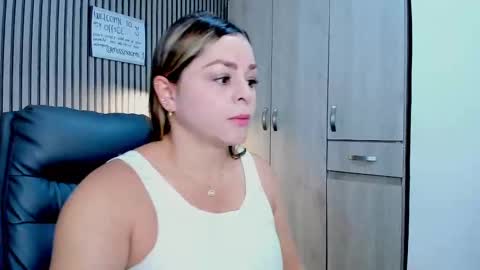 emilirosses online show from 10-10-25, 12:04