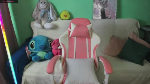 Snapshot of emiliyaqueen chatting on 04-11-26, 08:29 Emiliya online show from 04-11-26, 08:29